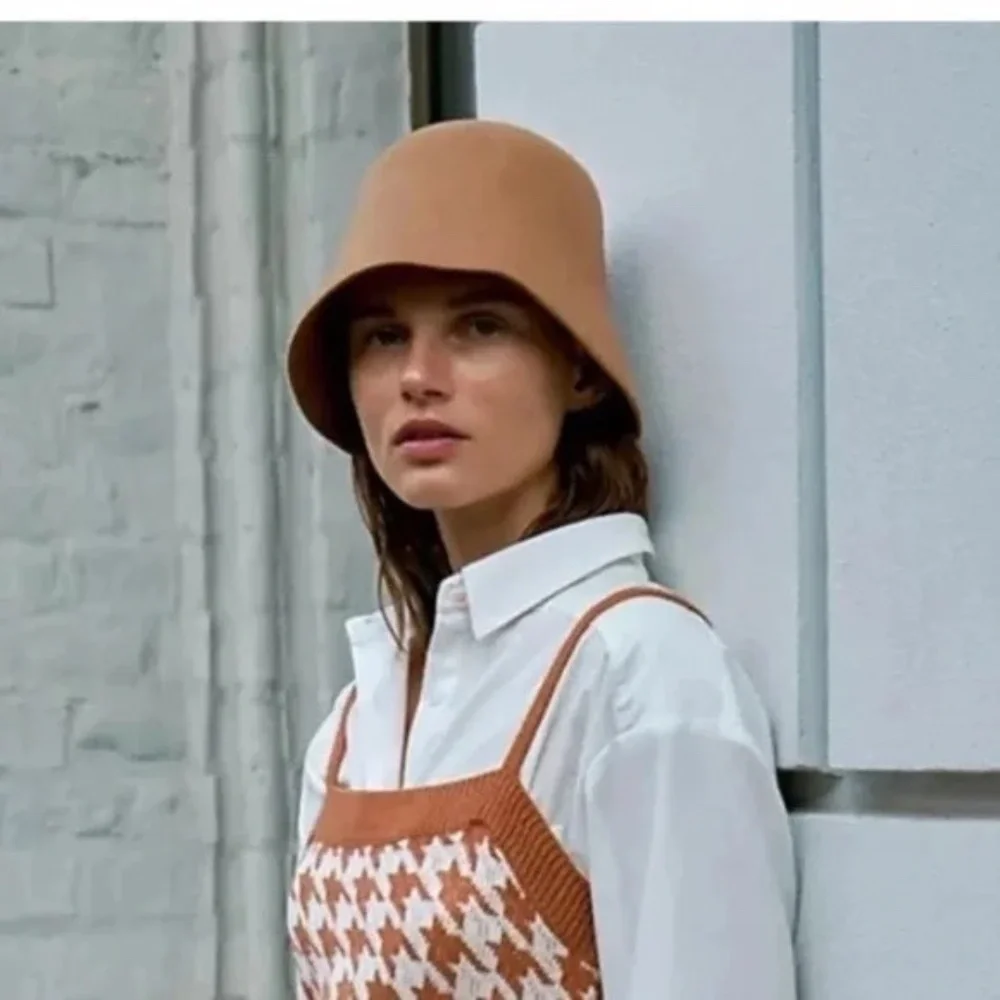 NWT Anthropologie Mod Velvet Tan Bucket Hat